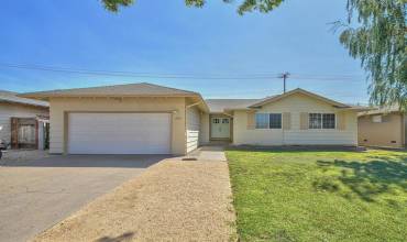 222 La Mesa Drive, Salinas, California 93901, 3 Bedrooms Bedrooms, ,2 BathroomsBathrooms,Residential,Buy,222 La Mesa Drive,ML81978330