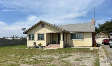 14586 San Bernardino Avenue, Fontana, California 92335, 2 Bedrooms Bedrooms, ,1 BathroomBathrooms,Residential,Buy,14586 San Bernardino Avenue,OC24179977