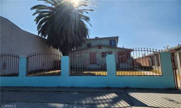 10505 S Vermont Avenue, Los Angeles, California 90044, 4 Bedrooms Bedrooms, ,2 BathroomsBathrooms,Residential,Buy,10505 S Vermont Avenue,SB24178198