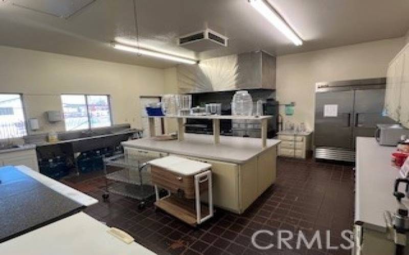 VIEW OF CLUBHOUSE HOUSE KITCHEN.