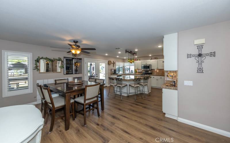 Kitchen & Dining Area