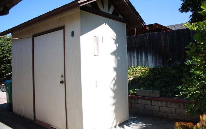 Utility storage shed