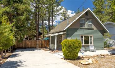 913 Anita Avenue, Big Bear City, California 92314, 2 Bedrooms Bedrooms, ,1 BathroomBathrooms,Residential,Buy,913 Anita Avenue,RW24180557