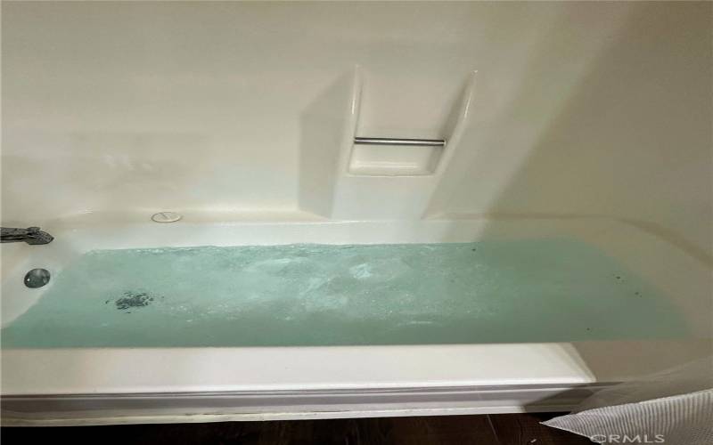 Strong jet tub