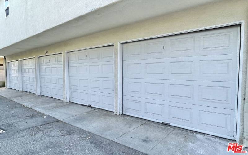 1 car detached private garage