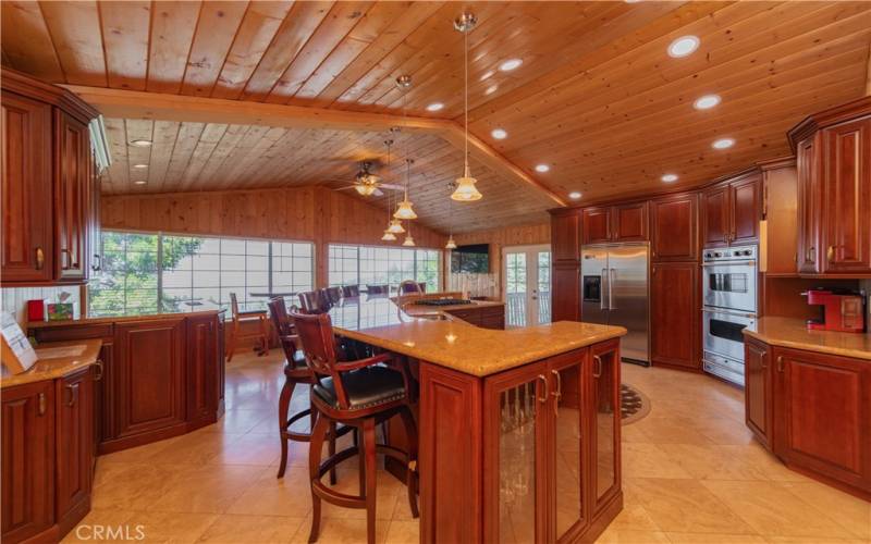 Fully upgraded kitchen and family room