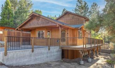 708 Knight Avenue, Big Bear Lake, California 92315, 2 Bedrooms Bedrooms, ,2 BathroomsBathrooms,Residential,Buy,708 Knight Avenue,EV24180305