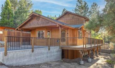 708 Knight Avenue, Big Bear Lake, California 92315, 2 Bedrooms Bedrooms, ,2 BathroomsBathrooms,Residential,Buy,708 Knight Avenue,EV24180305