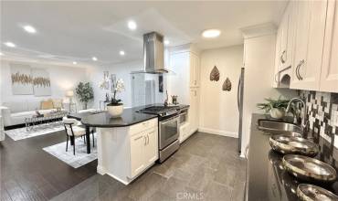 1824 20th Street E, Santa Monica, California 90404, 2 Bedrooms Bedrooms, ,1 BathroomBathrooms,Residential,Buy,1824 20th Street E,SB24180611