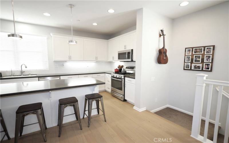 Kitchen with Shaker cabinets & Quartz countertops