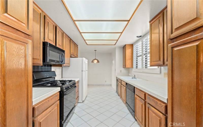 Large kitchen lots of cabinets