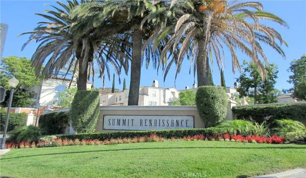 * Welcome To Summit Renaissance *