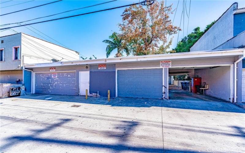 GARAGE VIEW