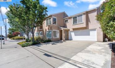 380 Blossom Way, Hayward, California 94541, 3 Bedrooms Bedrooms, ,2 BathroomsBathrooms,Residential,Buy,380 Blossom Way,41071637