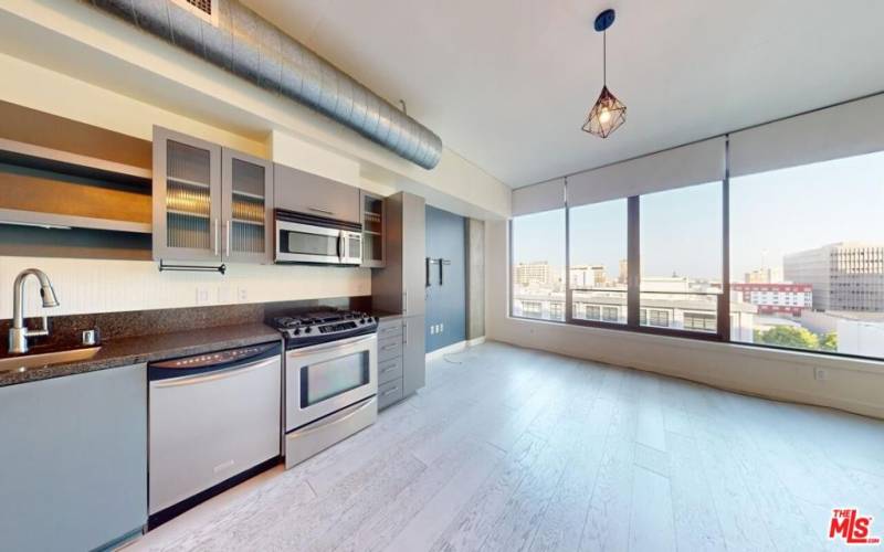 Kitchen/Dining Area