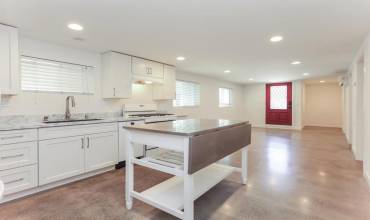 1432 12th Street B, Oakland, California 94607, 3 Bedrooms Bedrooms, ,2 BathroomsBathrooms,Residential Lease,Rent,1432 12th Street B,ML81978710