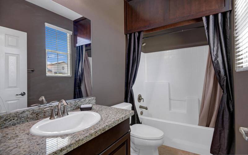 ENSUITE BEDROOM 1 BATHROOM.jpg mls