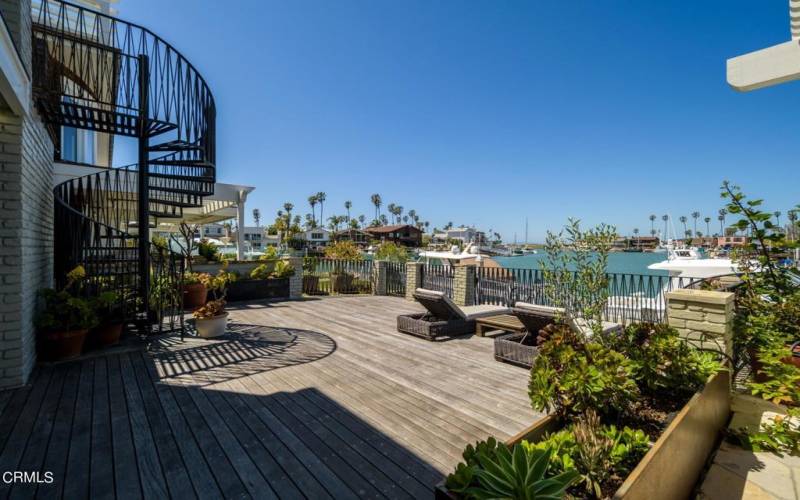 3081 Seahorse Harbor Front deck