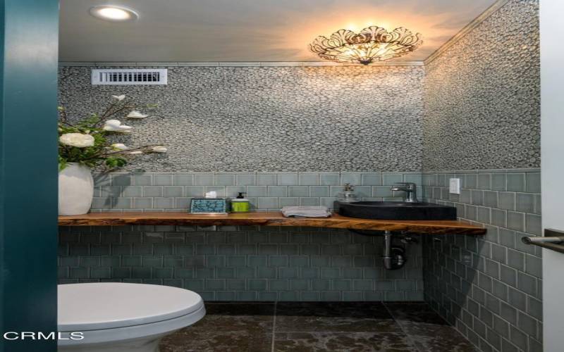 3081 Seahorse Powder room