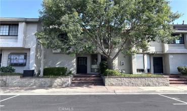 2220 E Chapman Avenue 40, Fullerton, California 92831, 2 Bedrooms Bedrooms, ,2 BathroomsBathrooms,Residential,Buy,2220 E Chapman Avenue 40,TR24180517