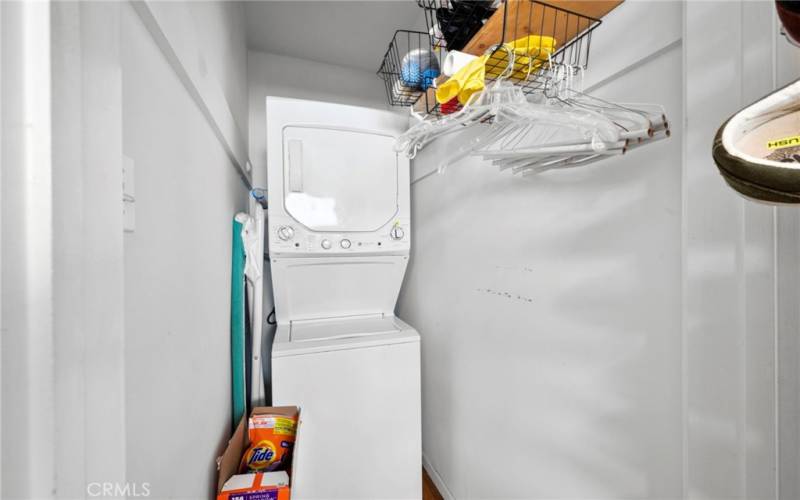 Laundry closet in 2nd bedroom