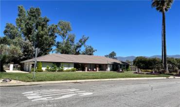 5560 Larch Avenue, Rialto, California 92377, 3 Bedrooms Bedrooms, ,2 BathroomsBathrooms,Residential,Buy,5560 Larch Avenue,IV24182005