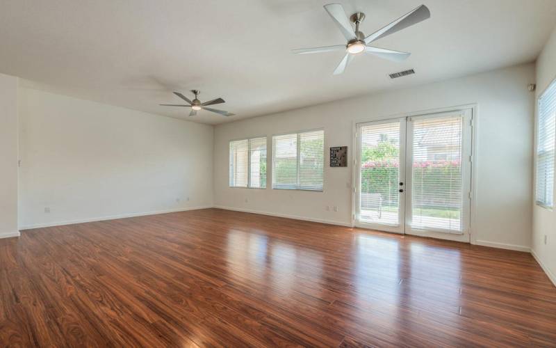 Living/Dining area