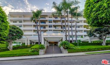 1131 Alta Loma Road 401, West Hollywood, California 90069, 2 Bedrooms Bedrooms, ,2 BathroomsBathrooms,Residential,Buy,1131 Alta Loma Road 401,24434355