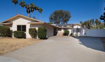 1780 Iris way, Escondido, California 92027, 3 Bedrooms Bedrooms, ,2 BathroomsBathrooms,Residential,Buy,1780 Iris way,NDP2407903