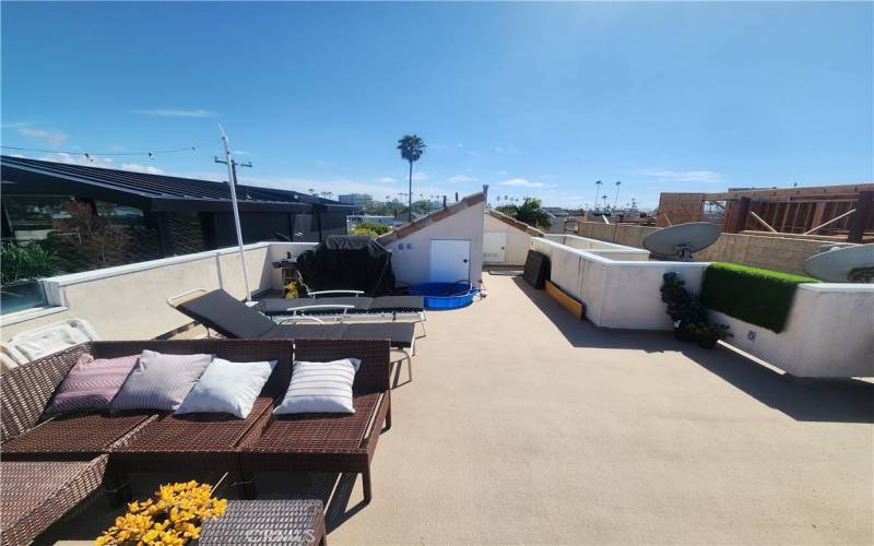 Roof top patio