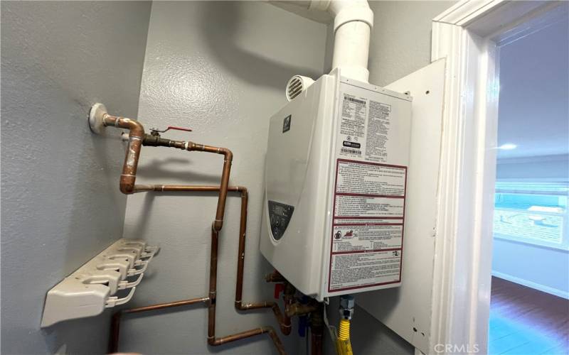 Tankless water heater