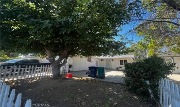 2340 Rosewood Avenue, Lancaster, California 93535, 2 Bedrooms Bedrooms, ,2 BathroomsBathrooms,Residential,Buy,2340 Rosewood Avenue,SR24182801