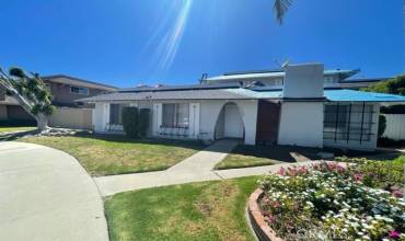 17061 Grove Circle 4, Huntington Beach, California 92647, 1 Bedroom Bedrooms, ,1 BathroomBathrooms,Residential Lease,Rent,17061 Grove Circle 4,OC24182995