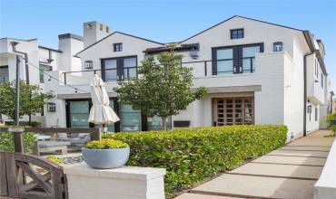 506 1/2 Marigold Avenue, Corona del Mar, California 92625, 2 Bedrooms Bedrooms, ,2 BathroomsBathrooms,Residential Lease,Rent,506 1/2 Marigold Avenue,NP24182429