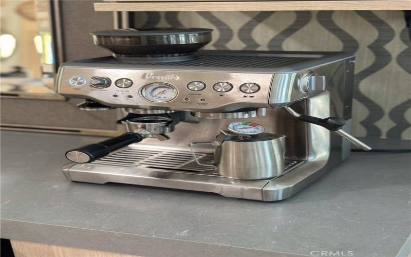 Breville espresso machine and Keurig pod machine both available