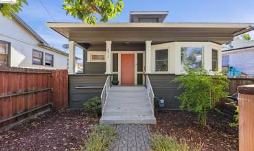 2817 School, Oakland, California 94602, 3 Bedrooms Bedrooms, ,1 BathroomBathrooms,Residential,Buy,2817 School,41071452