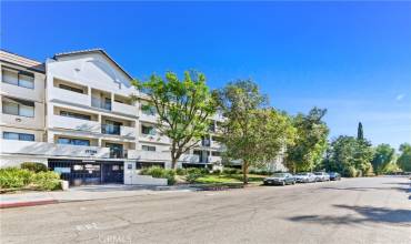 17735 Kinzie Street 204, Northridge, California 91325, 2 Bedrooms Bedrooms, ,Residential,Buy,17735 Kinzie Street 204,SR24182611