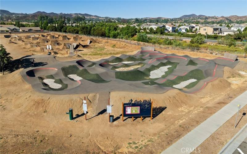 Pump track