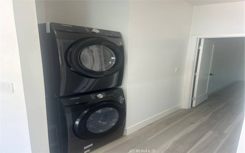 Full Size Washer/Dryer in Hallway plus hallway closet