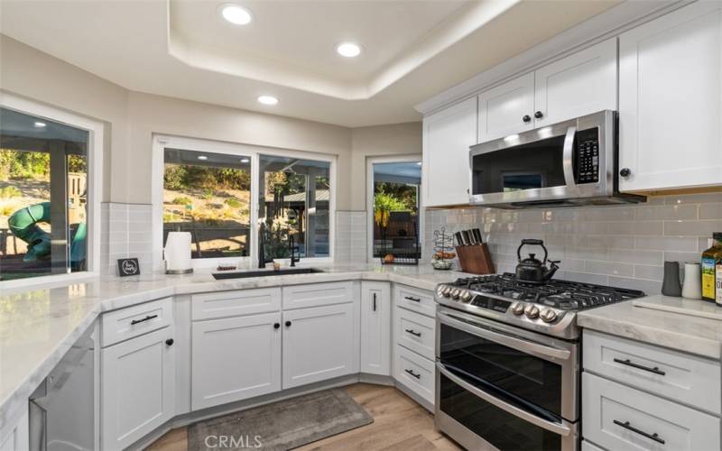 Double Ovens & 5-Burner Gas Range