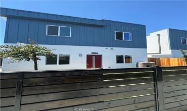 5879 Towne Avenue 1/2, Los Angeles, California 90003, 3 Bedrooms Bedrooms, ,2 BathroomsBathrooms,Residential Lease,Rent,5879 Towne Avenue 1/2,DW24184024