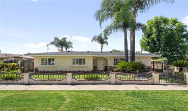 410 W 8th Street, Upland, California 91786, 4 Bedrooms Bedrooms, ,2 BathroomsBathrooms,Residential,Buy,410 W 8th Street,CV24183516