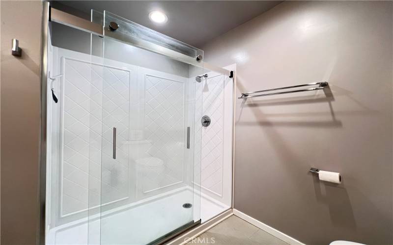 Large shower stall