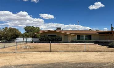 7549 Borrego Trail, Yucca Valley, California 92284, 3 Bedrooms Bedrooms, ,2 BathroomsBathrooms,Residential,Buy,7549 Borrego Trail,CV24178233