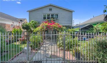 1212 E 54th Street, Los Angeles, California 90011, 6 Bedrooms Bedrooms, ,2 BathroomsBathrooms,Residential Income,Buy,1212 E 54th Street,RS24179721