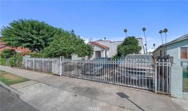 441 W 69th Street, Los Angeles, California 90003, 6 Bedrooms Bedrooms, ,4 BathroomsBathrooms,Residential Income,Buy,441 W 69th Street,RS24179737