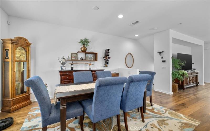 Dining area adjacent to the kitchen and family room