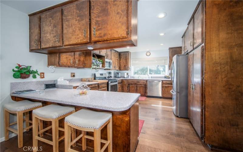 Kitchen with Breakfast Bar