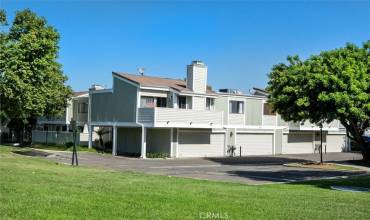 27061 Crossglade Avenue 5, Canyon Country, California 91351, 2 Bedrooms Bedrooms, ,1 BathroomBathrooms,Residential,Buy,27061 Crossglade Avenue 5,SR24107361