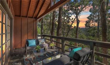 23717 Scenic Drive, Crestline, California 92325, 2 Bedrooms Bedrooms, ,Residential,Buy,23717 Scenic Drive,RW24184020